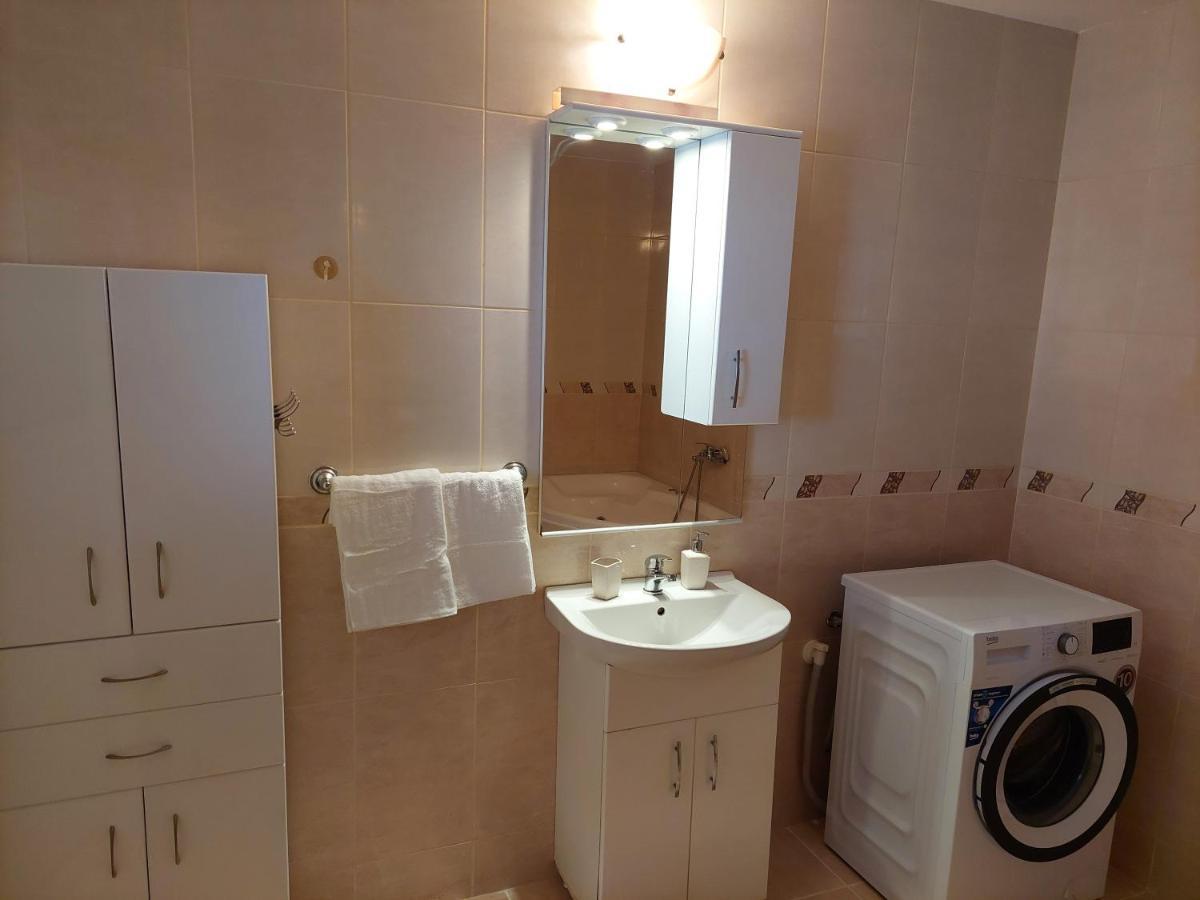 オラデアCasa Marioアパートメント エクステリア 写真