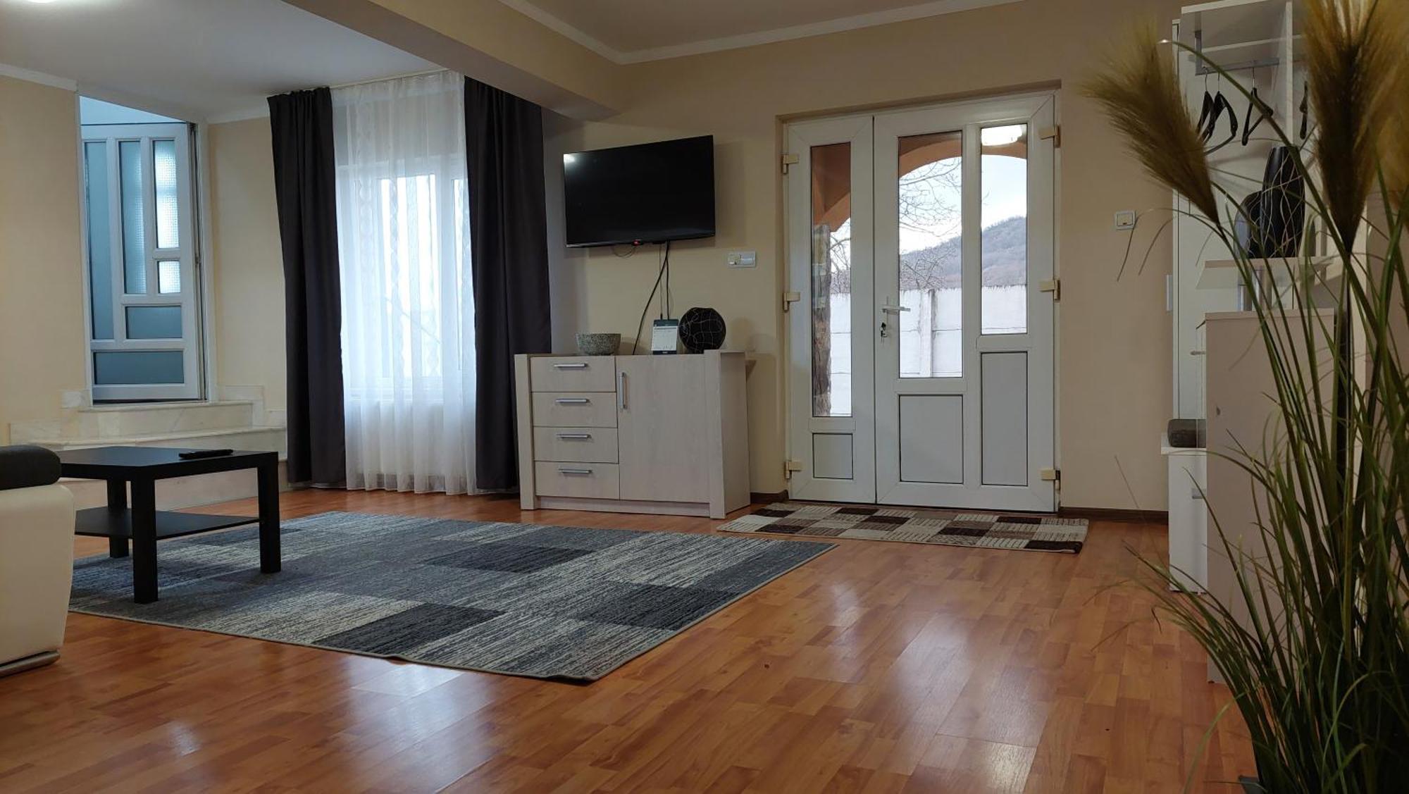 オラデアCasa Marioアパートメント エクステリア 写真